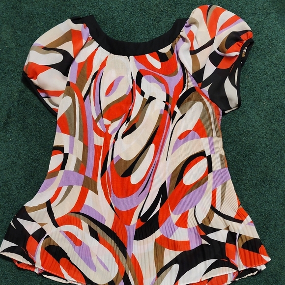 Colorful Abstract Women's Top - Picture 4 of 4